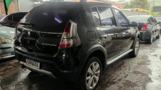 RENAULT-SANDERO-2011