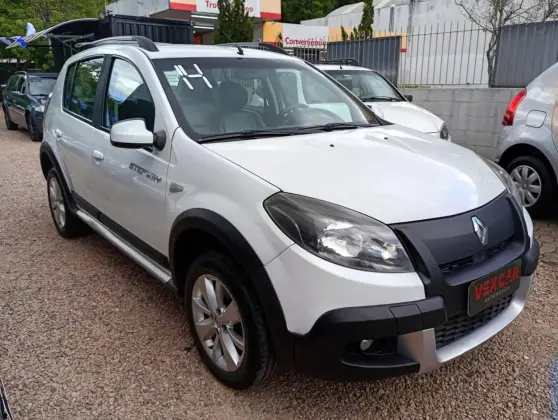 RENAULT SANDERO 1.6 STEPWAY 16V FLEX 4P AUTOMÁTICO