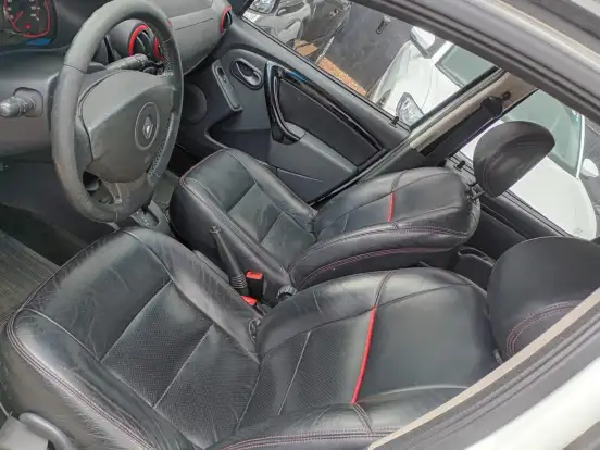 RENAULT-SANDERO-1.6 STEPWAY 16V FLEX 4P AUTOMÁTICO RENAULT-SANDERO-2013