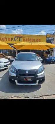 RENAULT-SANDERO-2012