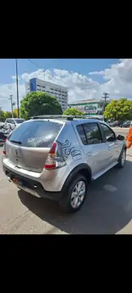 RENAULT-SANDERO-2012