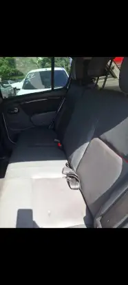 RENAULT-SANDERO-2012