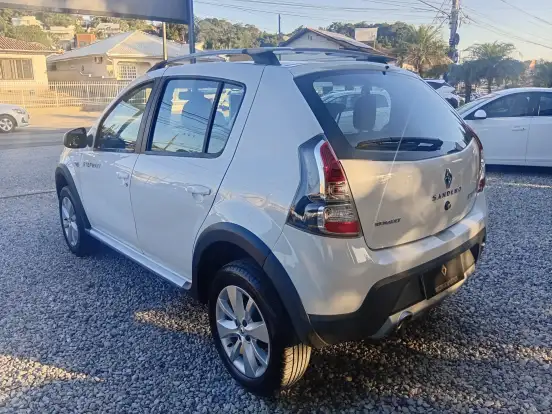 RENAULT-SANDERO-1.6 STEPWAY 8V FLEX 4P MANUAL RENAULT-SANDERO-2013