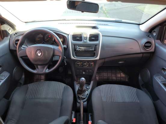RENAULT-SANDERO-2017