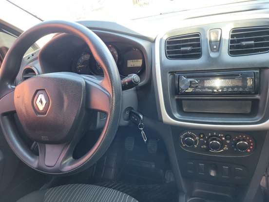 RENAULT-SANDERO-2017