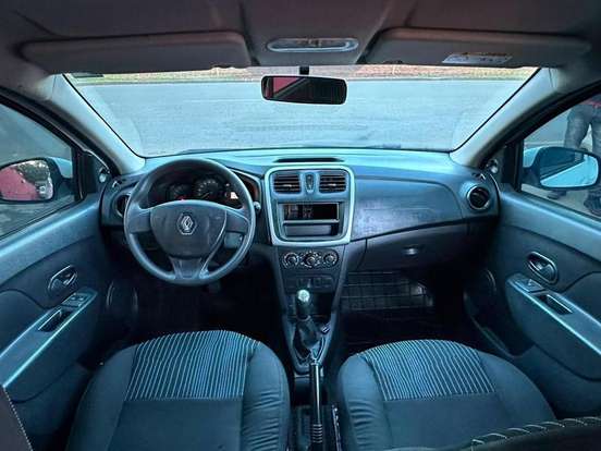 RENAULT-SANDERO-2017