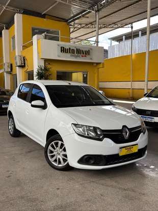 RENAULT-SANDERO-2017