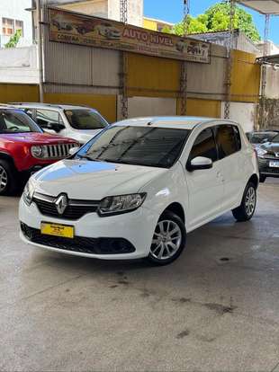 RENAULT-SANDERO-2017