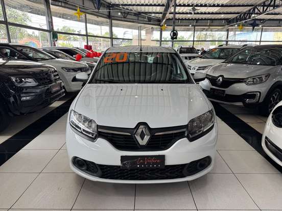 RENAULT-SANDERO-2019