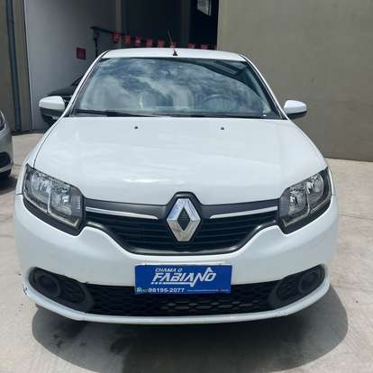 RENAULT-SANDERO-2017