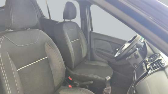 RENAULT-SANDERO-2021