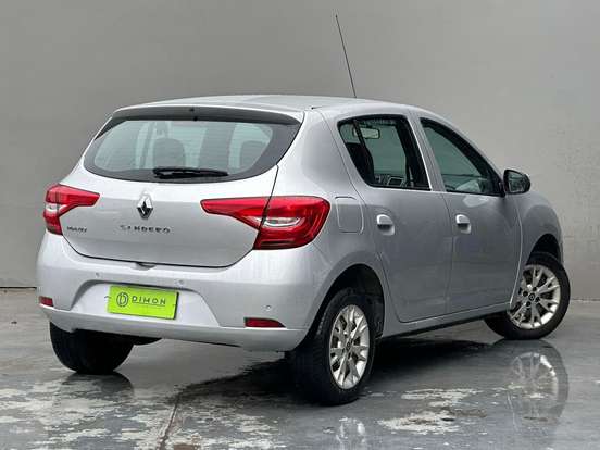 RENAULT-SANDERO-2019