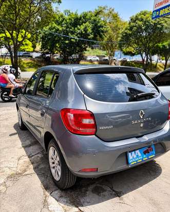 RENAULT-SANDERO-2014