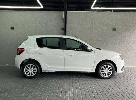 RENAULT-SANDERO-2016