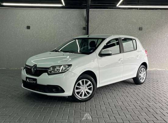 RENAULT-SANDERO-2016