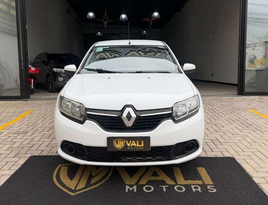 RENAULT-SANDERO-2015