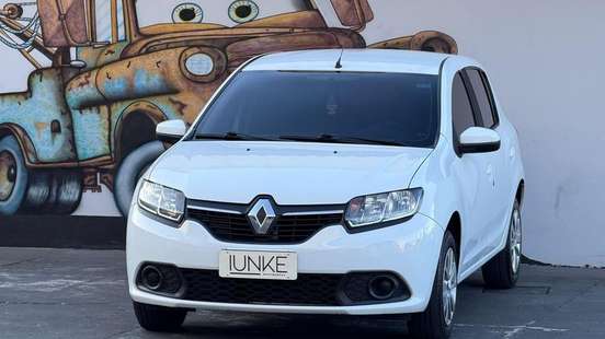 RENAULT-SANDERO-2016