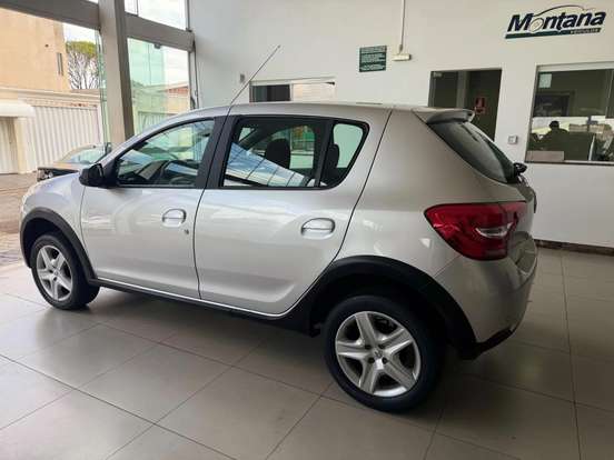 RENAULT-SANDERO-2019