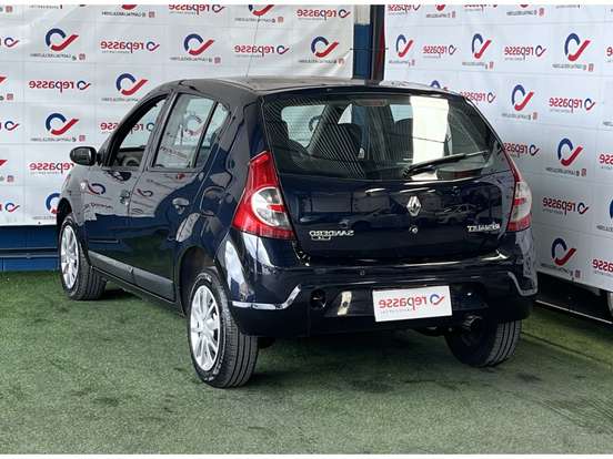 RENAULT-SANDERO-2008