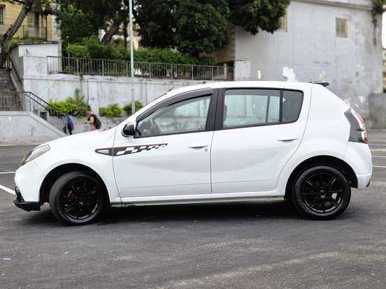 RENAULT-SANDERO-1.6 GT LINE LIMITED FLEX 4P MANUAL RENAULT-SANDERO-2012