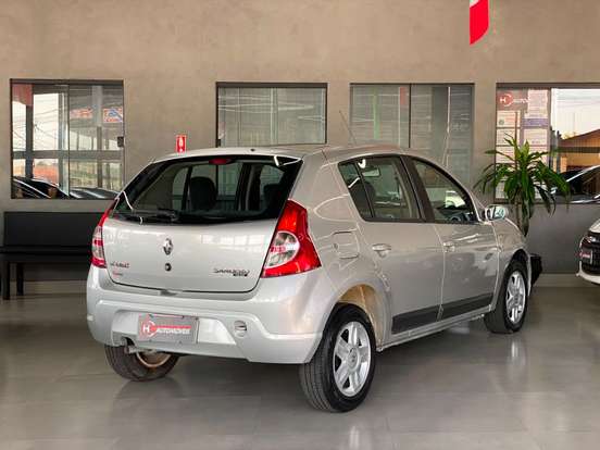 RENAULT-SANDERO-2008