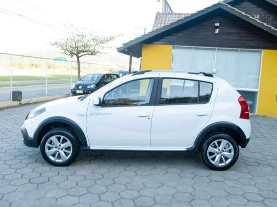 RENAULT-SANDERO-1.6 STEPWAY 8V FLEX 4P MANUAL RENAULT-SANDERO-2014
