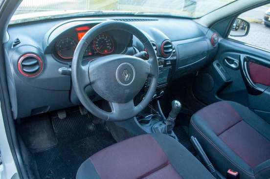 RENAULT-SANDERO-2014