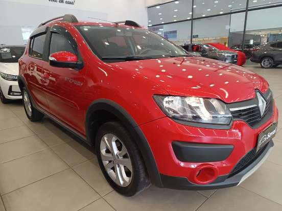RENAULT-SANDERO-2015