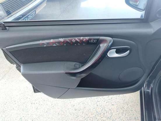 RENAULT-SANDERO-2009