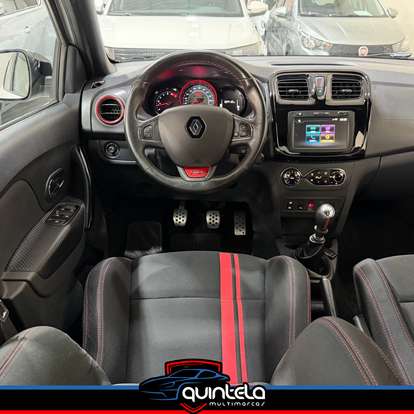 RENAULT-SANDERO-2021