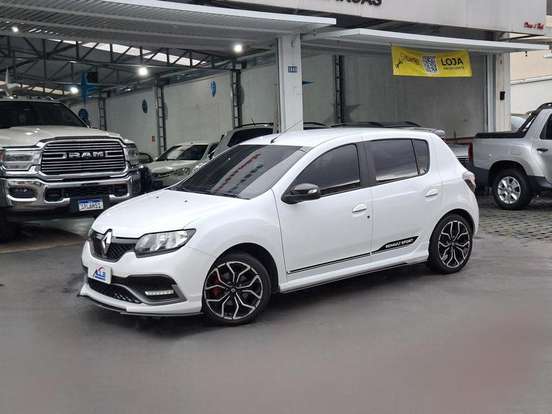 RENAULT-SANDERO-2020