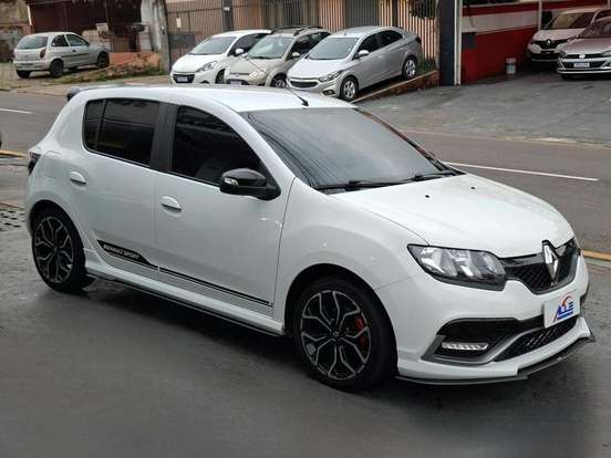 RENAULT-SANDERO-2020