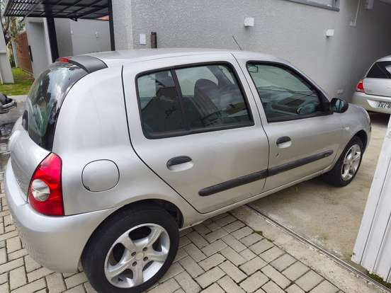RENAULT-CLIO-2010