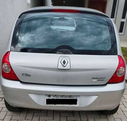 RENAULT-CLIO-2010