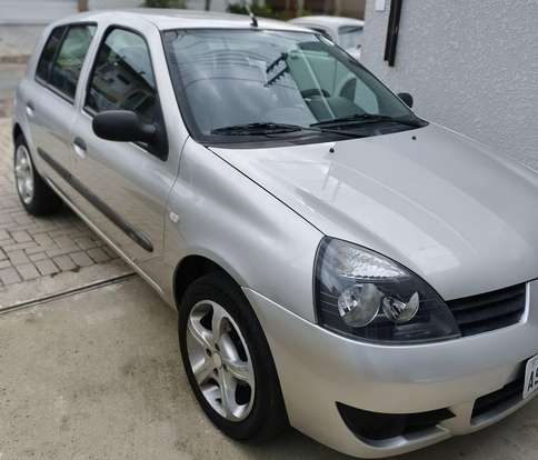 RENAULT-CLIO-2010