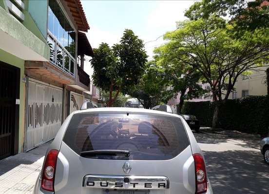 RENAULT-DUSTER-2012