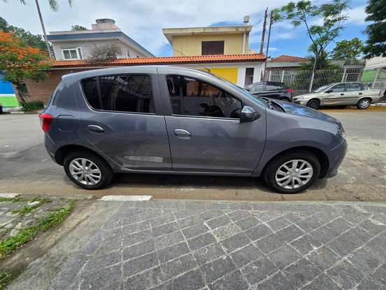 RENAULT-SANDERO-1.6 EXPRESSION 8V FLEX 4P AUTOMATIZADO RENAULT-SANDERO-2016