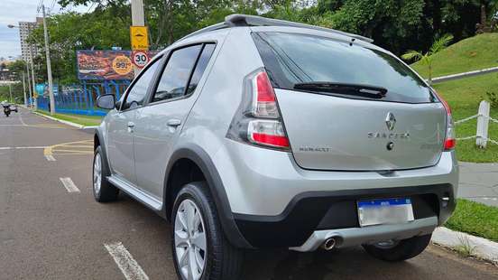 RENAULT-SANDERO-1.6 STEPWAY 16V FLEX 4P AUTOMÁTICO RENAULT-SANDERO-2012