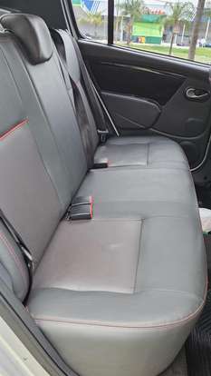 RENAULT-SANDERO-2012