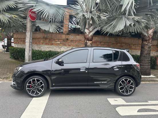 RENAULT-SANDERO-2019