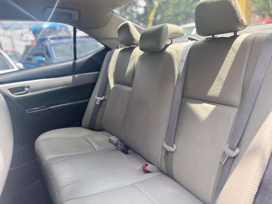TOYOTA-COROLLA-1.8 GLI 16V FLEX 4P AUTOMÁTICO TOYOTA-COROLLA-2015