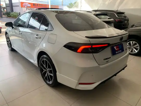 TOYOTA-COROLLA-2025
