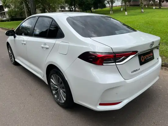 TOYOTA-COROLLA-2025