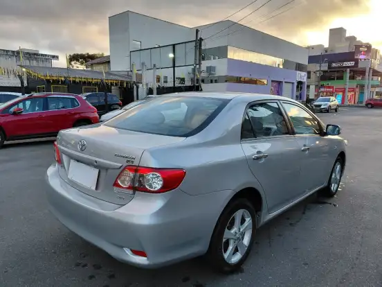 TOYOTA-COROLLA-2011