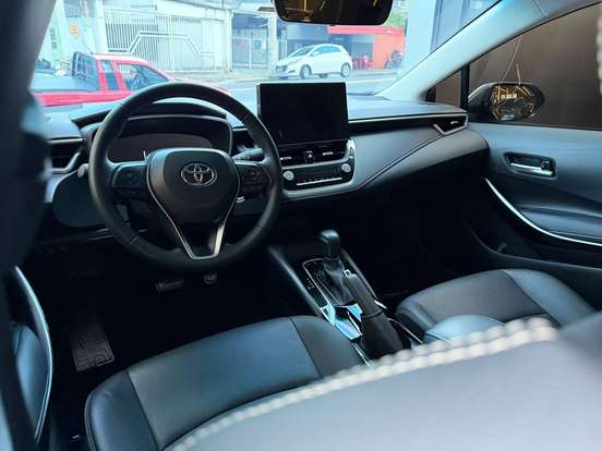 TOYOTA-COROLLA-2025