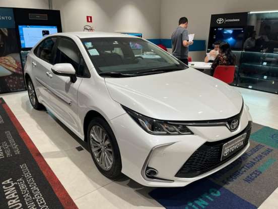 TOYOTA-COROLLA-2025