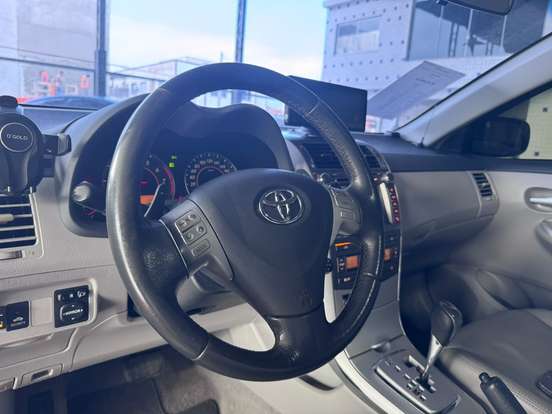 TOYOTA-COROLLA-2012