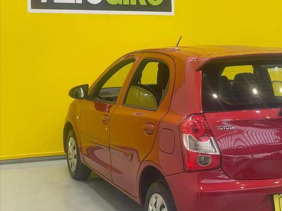 TOYOTA-ETIOS-1.3 X 16V FLEX 4P MANUAL TOYOTA-ETIOS-2016