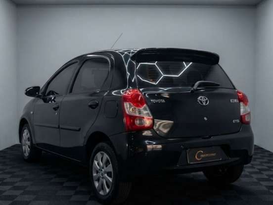 TOYOTA-ETIOS-2013