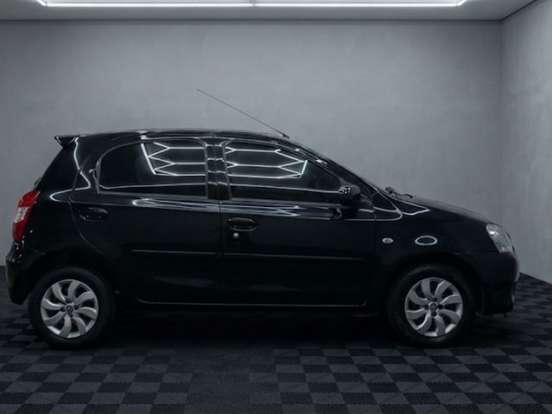 TOYOTA-ETIOS-1.3 XS 16V FLEX 4P MANUAL TOYOTA-ETIOS-2013
